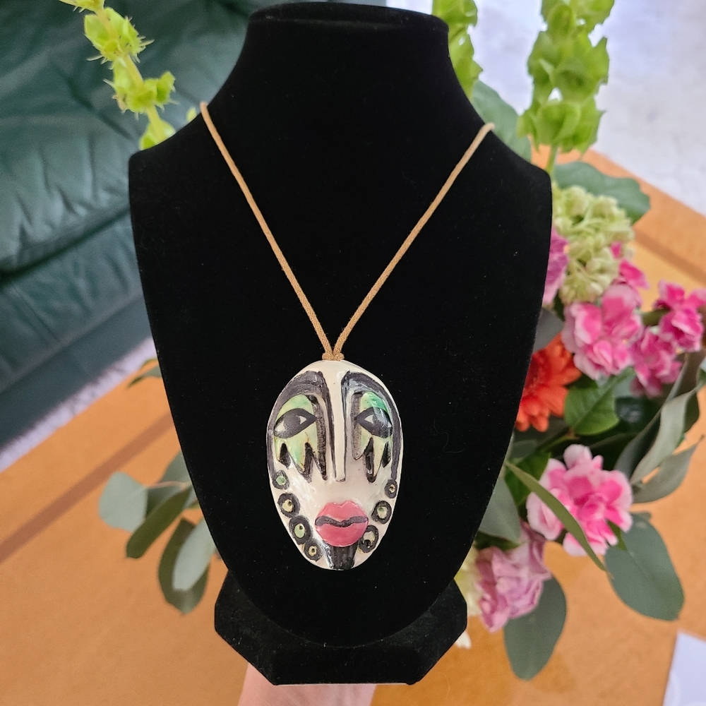 Mini Ceramic Mask Pendant - Picture 6 of 9